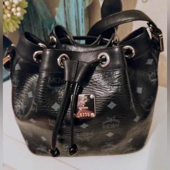 SOLD SOLD SOLD SOLD SOLD SOLD SOLD MCM Bucket Bag EUC - Picture 4 of 10